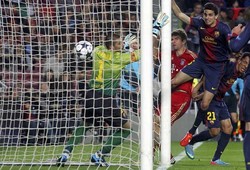 Thomas Mueller menutup pesta gol Bayern Munich menjadi 3-0. Mueller berhasil menaduk bola lambung dari Ribery. REUTERS/Albert Gea.