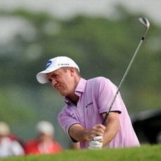 Scott Hend & Hwang Inn-choon Memimpin di Hari Pertama