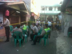 Lokasi Penggerebekan Teroris di Jalan Bangka Masih Dikerumuni Warga