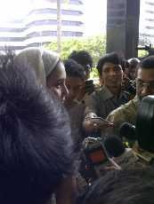 Ayu Azhari: Sama Sekali Nggak Ada Pemberian dari Ahmad Fathanah