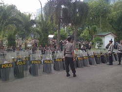 Sidang Perdana Wali Kota Medan Dijaga Ratusan Polisi