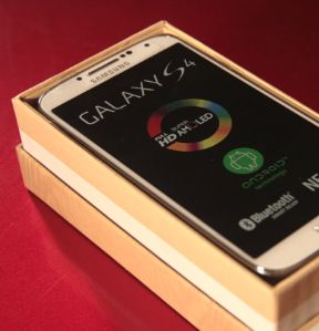 Menguak Packaging Galaxy S4