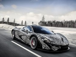 Mobil Super McLaren P1 Disiksa di Daerah Kutub