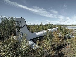 Traveler Ini Keliling Dunia Hanya Untuk Foto Bangkai Pesawat