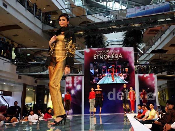Pondok Indah Mall Gelar Fashiontastic Etnonesia