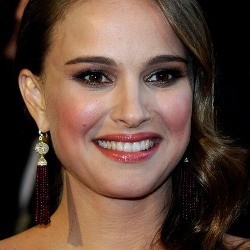 Natalie Portman Ambil Peran di Film Adaptasi Karya Shakespeare