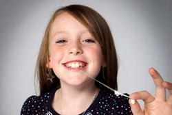 Gusi Kelewat Nongol Saat Senyum Tak Bisa Dicegah, Tapi Bisa Diobati