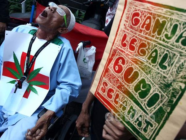 Aksi Menuntut Legalisasi Ganja