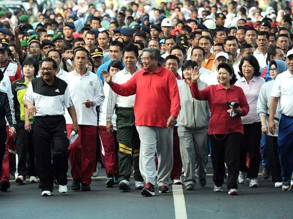 SBY Jalan Santai Bersama Warga Probolinggo