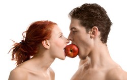 Malam Ini, Santaplah Es Krim dan Mousse dari Tubuh si Dia!