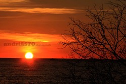 Saat Senja, Langit Makassar bak Lukisan Surga