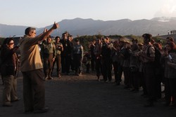 Usai Melihat Sunrise di Bromo, SBY Diserbu Wisatawan