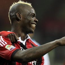 Balotelli pada Suarez: Biarkan Saja Mereka Mau Bilang Apa