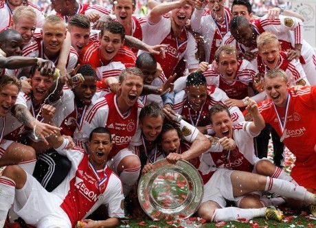 Hantam Willem II, Ajax Juara Liga Belanda