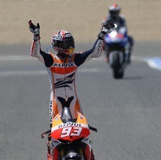 Usai Berduel Sengit, Marquez Minta Maaf ke Lorenzo 