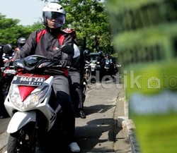 Trotoar di Jakarta, Mulai Jadi Parkir Hingga Jalur Alternatif Motor