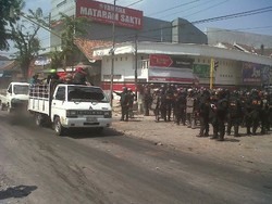 Bentrok dengan Warga, Ada Tembakan Saat Ribuan Suporter PSIS Dievakuasi