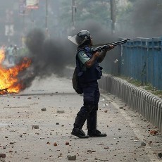 TV Pro-Islamis Bangladesh Ditutup Usai Bentrokan Polisi Vs Demonstran
