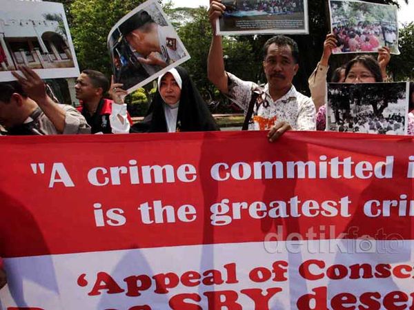 Penghargaan untuk SBY Soal Kebebasan Diprotes Penghargaan untuk SBY Soal Kebebasan Diprotes