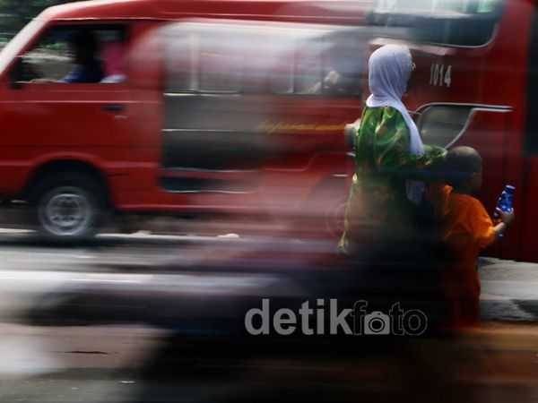 Ini Dia Biang Macet Perempatan Pasar Rebo