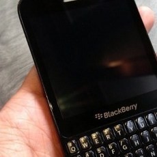 Ini Dia Penampakan BlackBerry 10 Murah