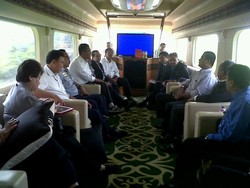 Dahlan Iskan Ajak Wamenhub & Bos BUMN Rapat di Kereta Mewah