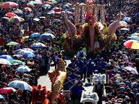 Pawai Budaya Lumpuhkan Jantung Kota Pahlawan