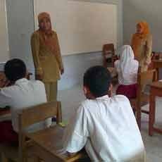 Kekurangan Naskah, Diknas Lamongan Foto Copy Soal UN