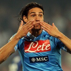 Fokus Cetak Gol untuk Napoli, Cavani Belum Pikirkan Masa Depan