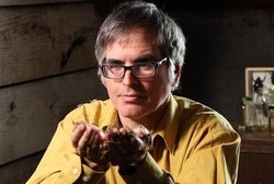 Ketagihan, Pria Ini Makan 5.000 Serangga karena Dianggap Lebih Bergizi