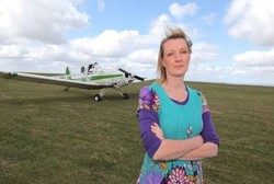 Tak Naik Pesawat Tapi Wanita Ini Mabuk Udara Permanen Selama 8 Tahun