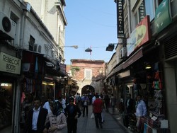 Bertualang ala James Bond di Pasar Istanbul