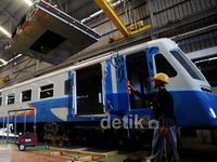 Melonggok Pabrik Kereta Api Madiun