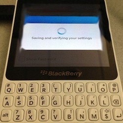 Seberapa Murah BlackBerry R10?