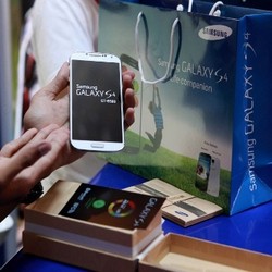 Telkomsel Kuasai Penjualan Bundling Galaxy S4