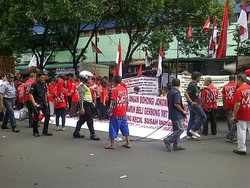 Warga Fatmawati Kembali Demo Tolak MRT Melayang