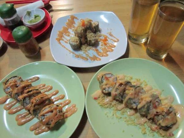 Santap Malam Dengan Sushi Bergaya Rumahan Santap Malam Dengan Sushi Bergaya Rumahan