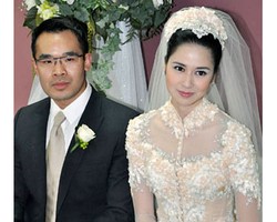 Inspirasi Veil & Headpiece Pilihan 8 Selebriti Indonesia Saat Menikah 