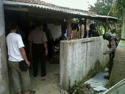 Melalui Pengeras Suara, Wakapolri Perintahkan Terduga Teroris Menyerah