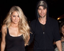 12 Tahun Pacaran, Enrique Iglesias Akhirnya Akan Nikahi Anna Kournikova