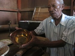 Desa Paus Lamalera Juga Punya Benda Keramat