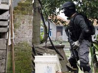 Densus 88 Serbu Rumah Terduga Teroris di Bandung
