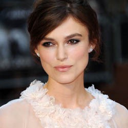 Keira Knightley Gantikan Anne Hathaway di Film Komedi Laggies