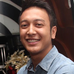 Dimas Anggara Grogi Adegan Ciuman di Depan Pacar
