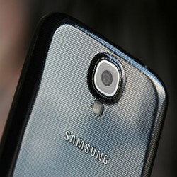 Samsung Galaxy S4 Zoom Dibekali Kamera 16MP?