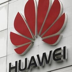 Markas Huawei Digerebek 