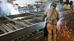 Mau Tahu 7 Sektor Industri Tempat Orang Indonesia Cari Makan? Ini Daftarnya