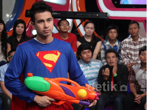 Kembali Berkarier, Raffi Ahmad Jadi Superman