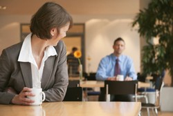 30% Pria Rentan Cari Hobi dan Istri Baru karena Krisis Paruh Baya