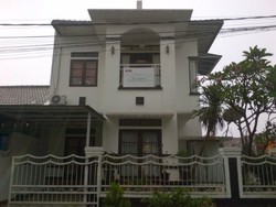 Ngotot tak Terkait Fathanah, Ibu Sefti Shock Rumah Disita KPK 